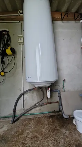 Pose de chauffe-eau — chantier KP Énergie à Perpignan (photo 1)