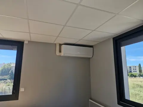 Pose de climatisation réversible — chantier KP Énergie à Perpignan (photo 2)