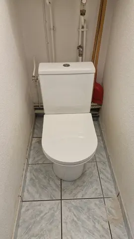 Remplacement de WC — chantier KP Énergie à Perpignan (photo 1)